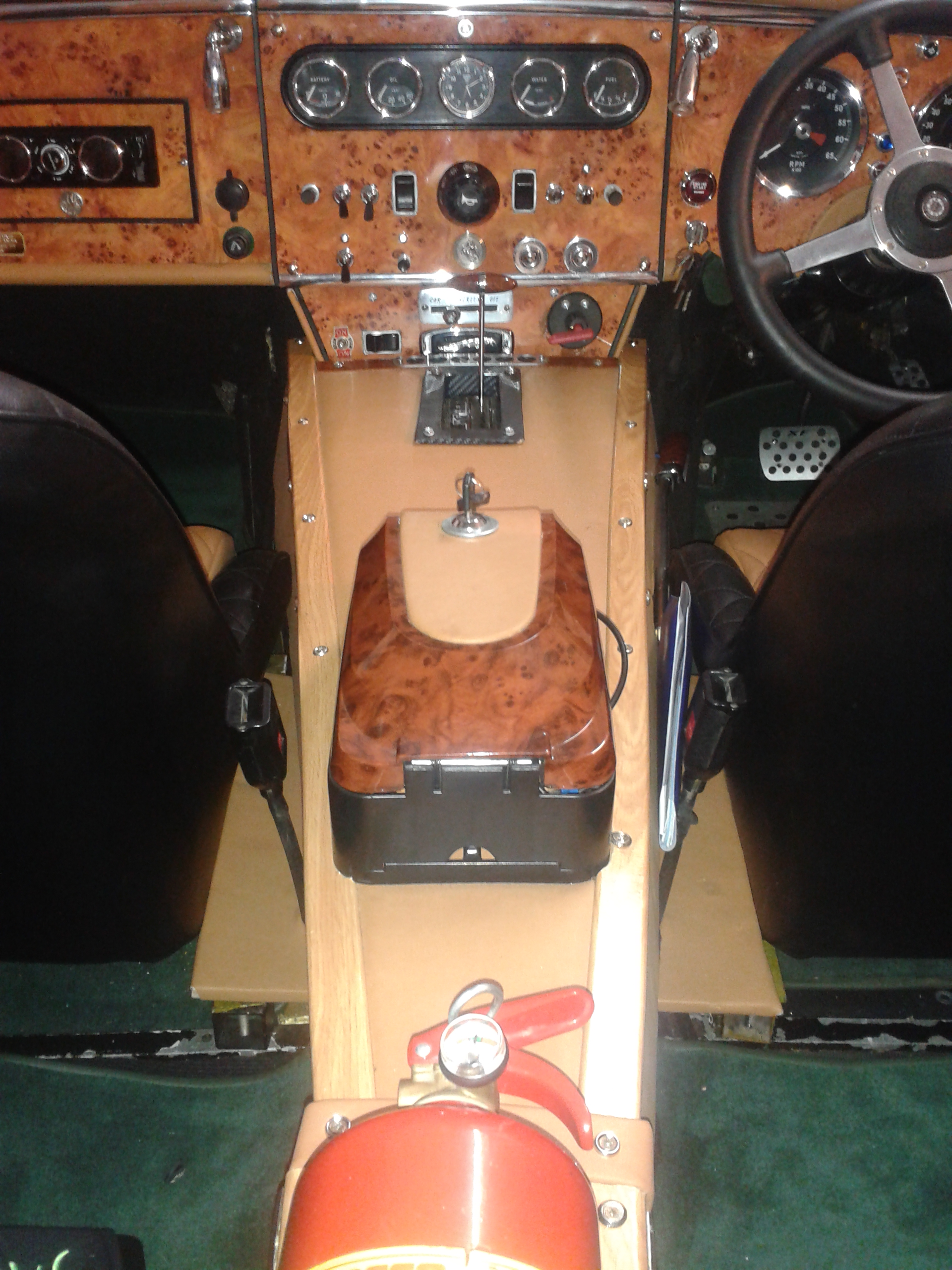 Foto del interior del Aristocat XK120