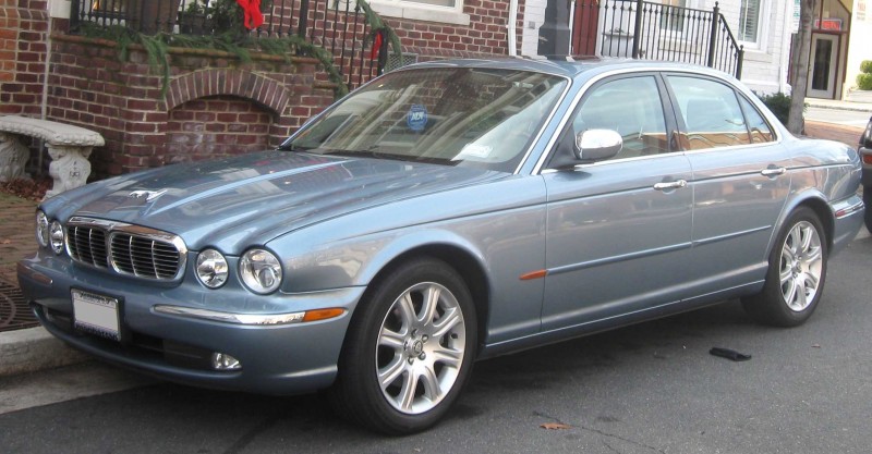 Jaguar_XJ8_Vanden_Plas.jpg