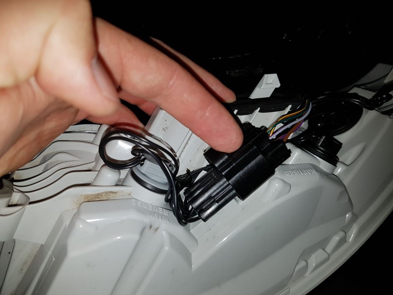 IMG-20170629-WA0013.jpg (145.53 KiB) Visto 36466 veces Foto 12. Pestaña óptica trasera.