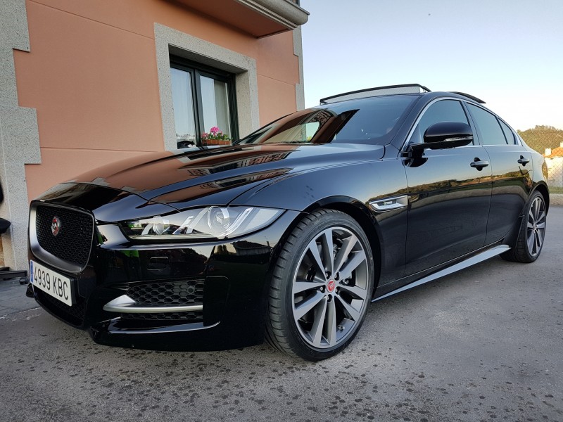 Jaguar XE R-Sport 25t