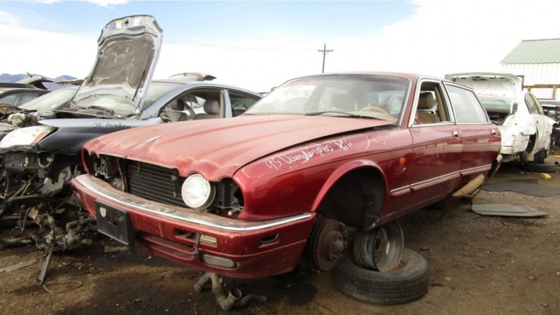 00-1995-jaguar-xj6-vanden-plas-in-colorado-wrecking-yard-pho-1.jpg