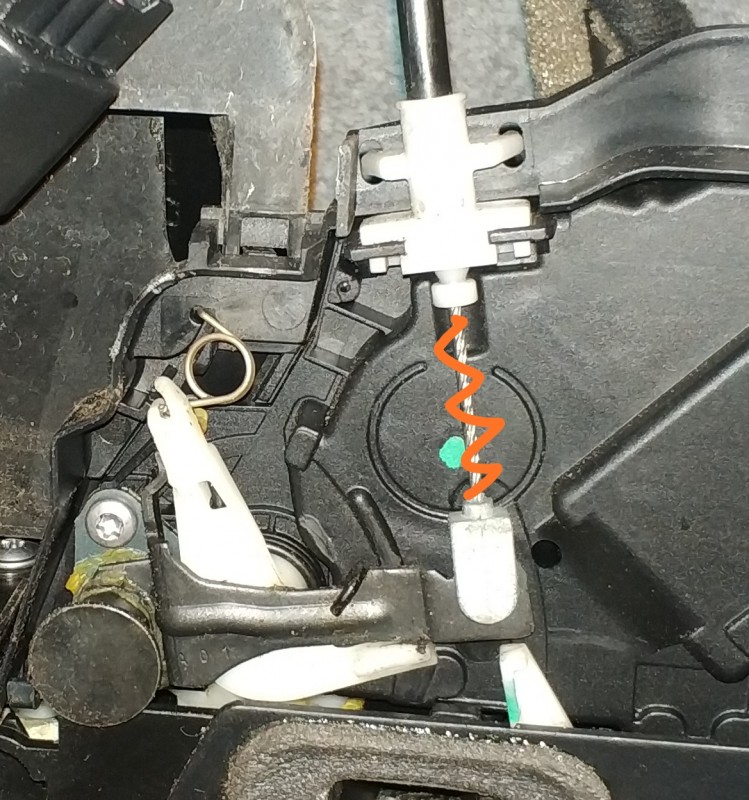 IMG_20181109_120041.jpg (560.65 KiB) Visto 21598 veces He colocado un muelle tipo los de los bolígrafos aquí para que le ayude al retorno