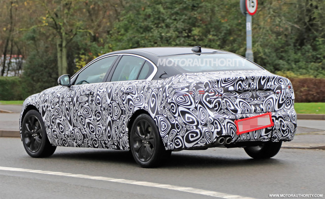 2020-jaguar-xe-facelift-spy-shots--image-via-s-baldauf-sb-medien_100684056_m.jpg