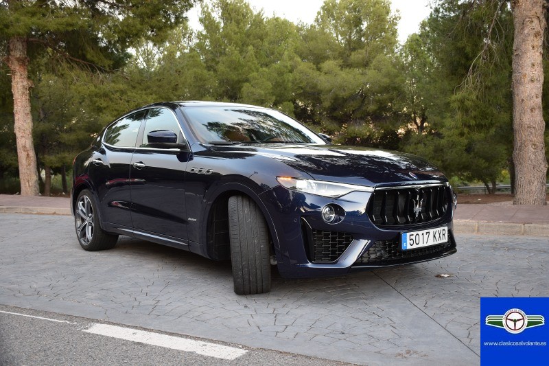 MASERATI_LEVANTE.jpg