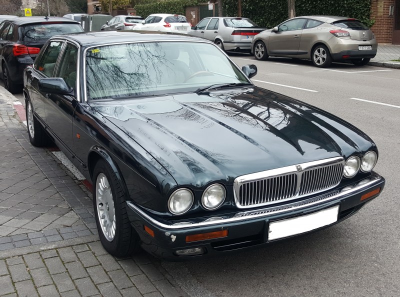 XJ12 (8).jpg