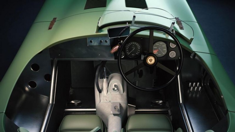 jaguar-c-type-2215111.jpg
