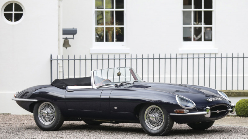 1961_Jaguar_E-Type_SI_38L_Roadster.jpeg